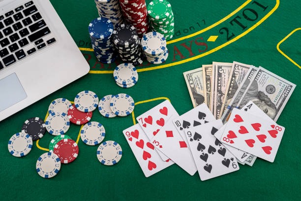 jualtoto platform showing ESL Pro League matches alongside live casino tables and slot games